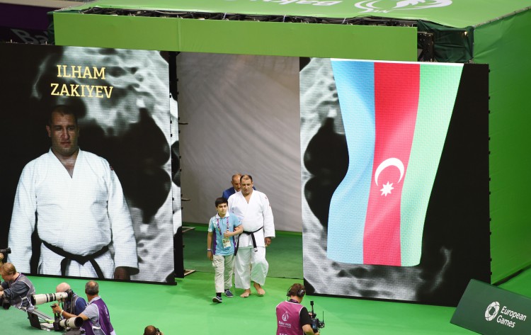 Prezident İlham Əliyev Avropa Oyunlarında qalib gələn paracüdoçulara medalları təqdim edib (FOTO+VİDEO)