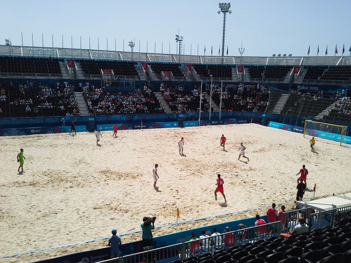Kişilər arasında çimərlik futbolunda final mərhələsi başlayıb (FOTO)