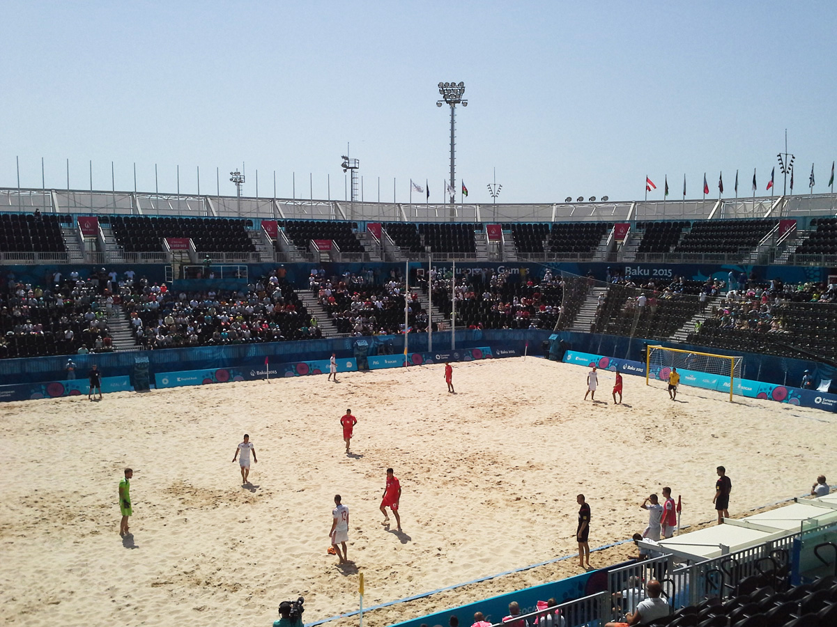 Kişilər arasında çimərlik futbolunda final mərhələsi başlayıb (FOTO)