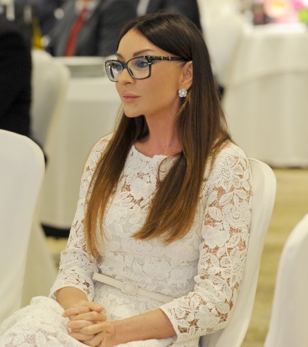 Birinci Avropa Oyunlarının təşkilində böyük xidmətlərinə görə Mehriban Əliyeva “Heydər Əliyev” ordeni ilə təltif edilib (FOTO)