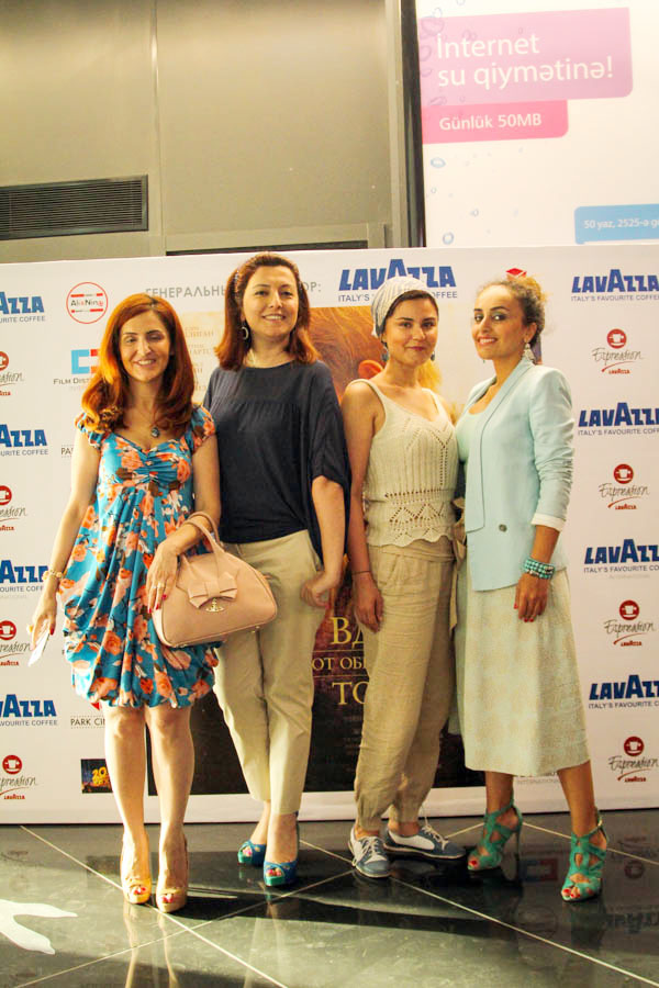 Ehtiras və peşmanlıq – “Ağlını itirmiş kütlədən uzaq” Bakıda (FOTO)