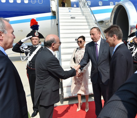 Prezident İlham Əliyev və xanımı İtaliyaya işgüzar səfərə gəliblər (FOTO)