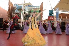 Heydər Əliyev Fondu “Milan Expo 2015”də Azərbaycan “Milli Gün”ü çərçivəsində konsert proqramı təşkil edib (FOTO)