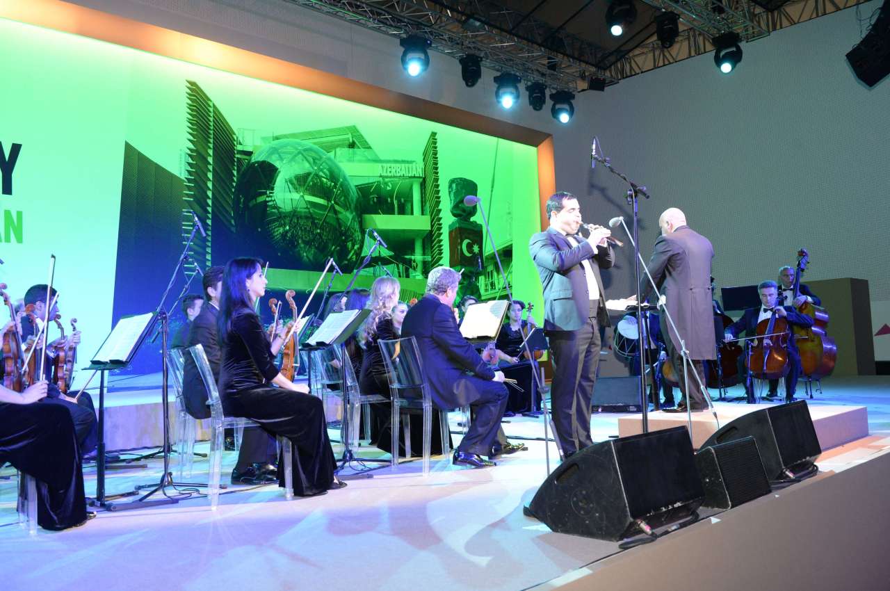 Heydər Əliyev Fondu “Milan Expo 2015”də Azərbaycan “Milli Gün”ü çərçivəsində konsert proqramı təşkil edib (FOTO)