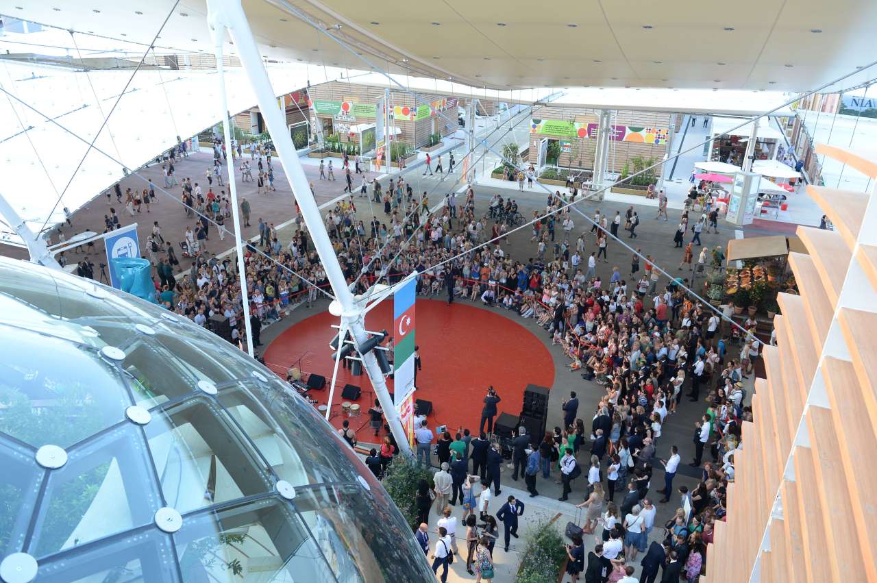 Heydər Əliyev Fondu “Milan Expo 2015”də Azərbaycan “Milli Gün”ü çərçivəsində konsert proqramı təşkil edib (FOTO)