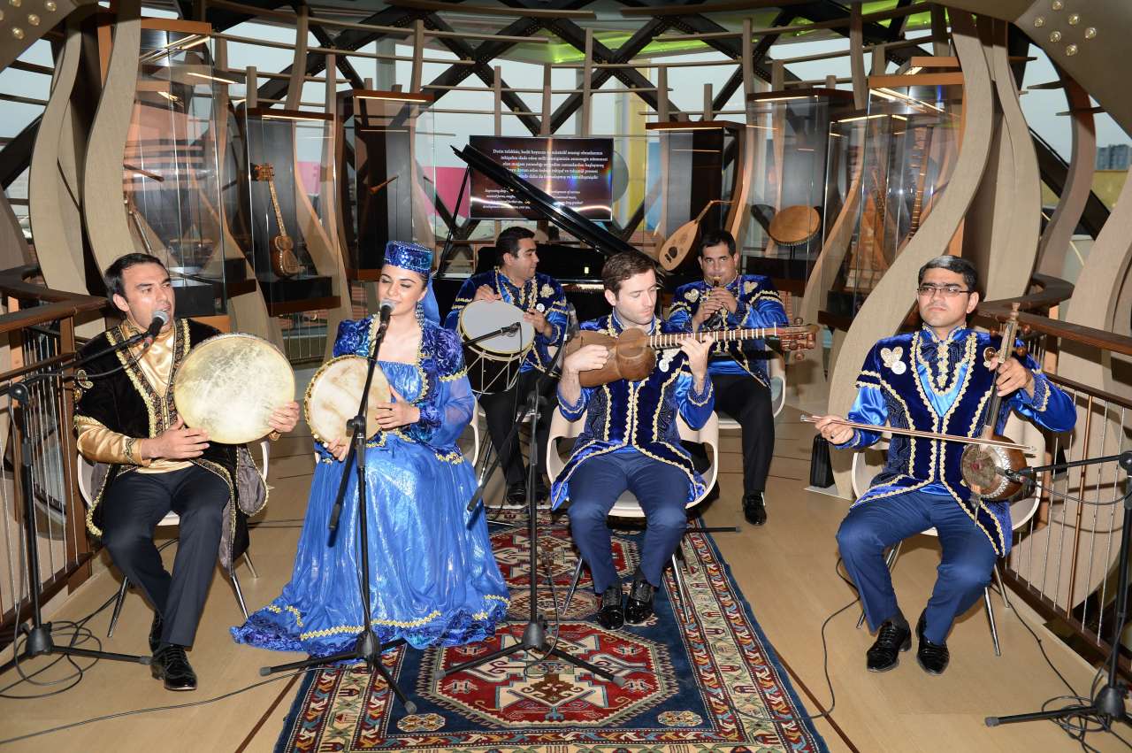 Heydər Əliyev Fondu “Milan Expo 2015”də Azərbaycan “Milli Gün”ü çərçivəsində konsert proqramı təşkil edib (FOTO)