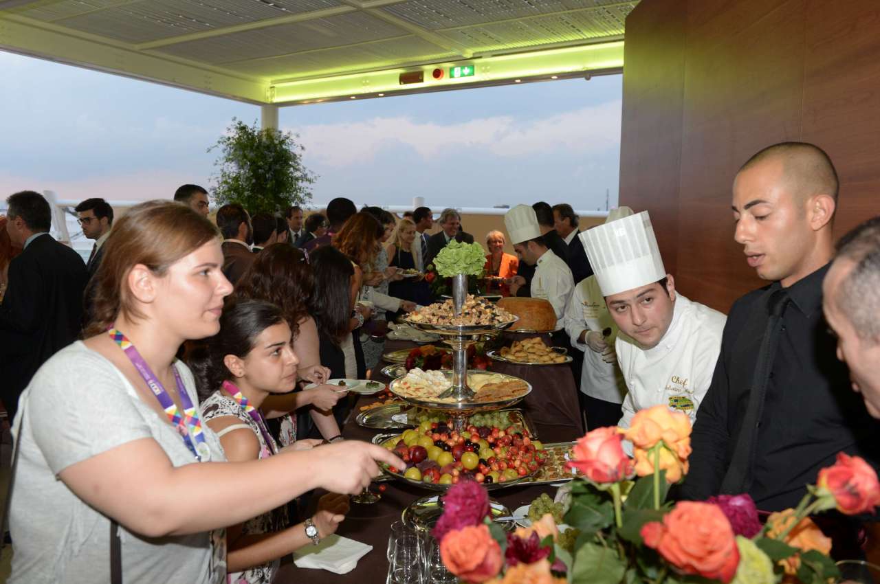 Heydər Əliyev Fondu “Milan Expo 2015”də Azərbaycan “Milli Gün”ü çərçivəsində konsert proqramı təşkil edib (FOTO)
