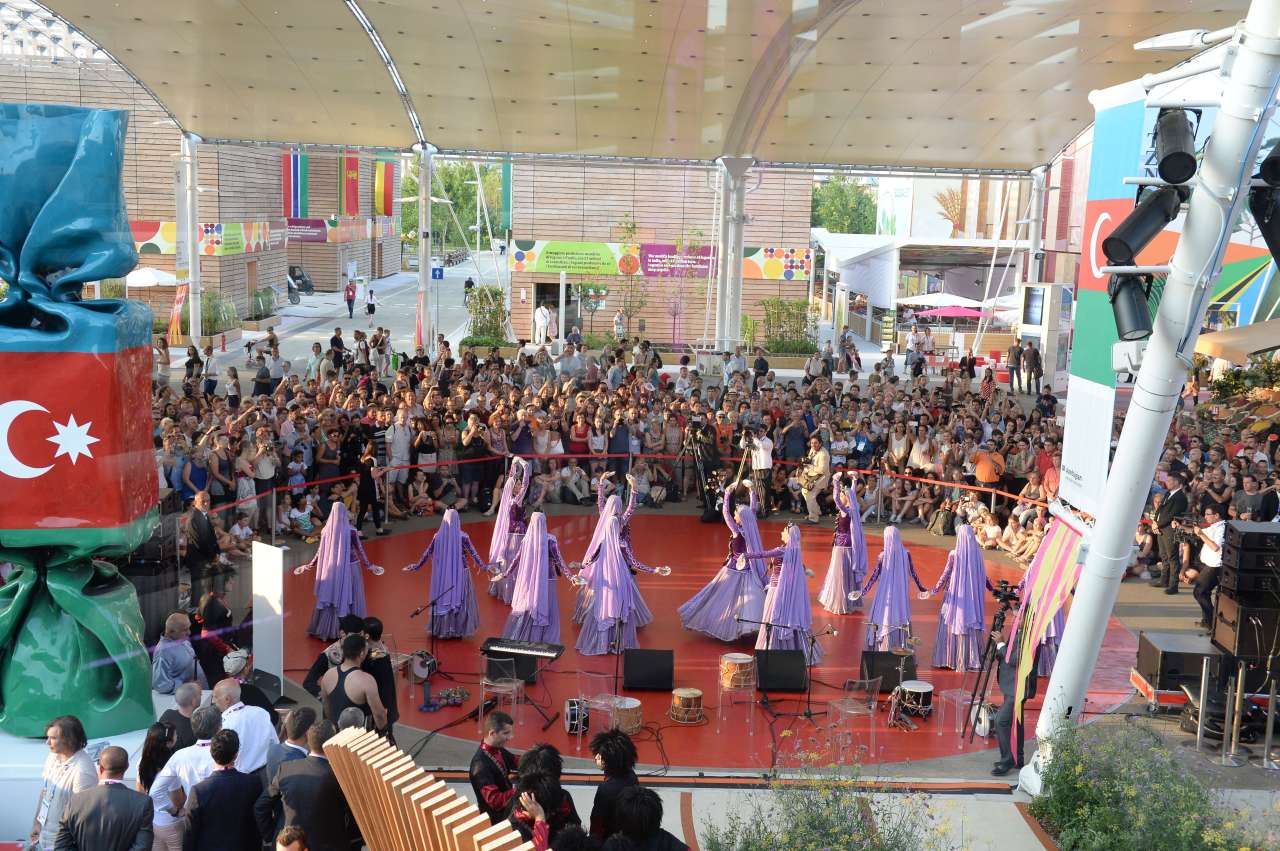 Heydər Əliyev Fondu “Milan Expo 2015”də Azərbaycan “Milli Gün”ü çərçivəsində konsert proqramı təşkil edib (FOTO)