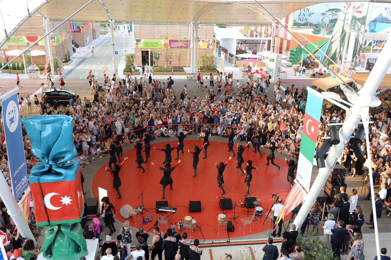 Heydər Əliyev Fondu “Milan Expo 2015”də Azərbaycan “Milli Gün”ü çərçivəsində konsert proqramı təşkil edib (FOTO)