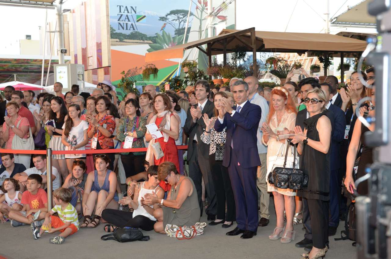 Heydər Əliyev Fondu “Milan Expo 2015”də Azərbaycan “Milli Gün”ü çərçivəsində konsert proqramı təşkil edib (FOTO)
