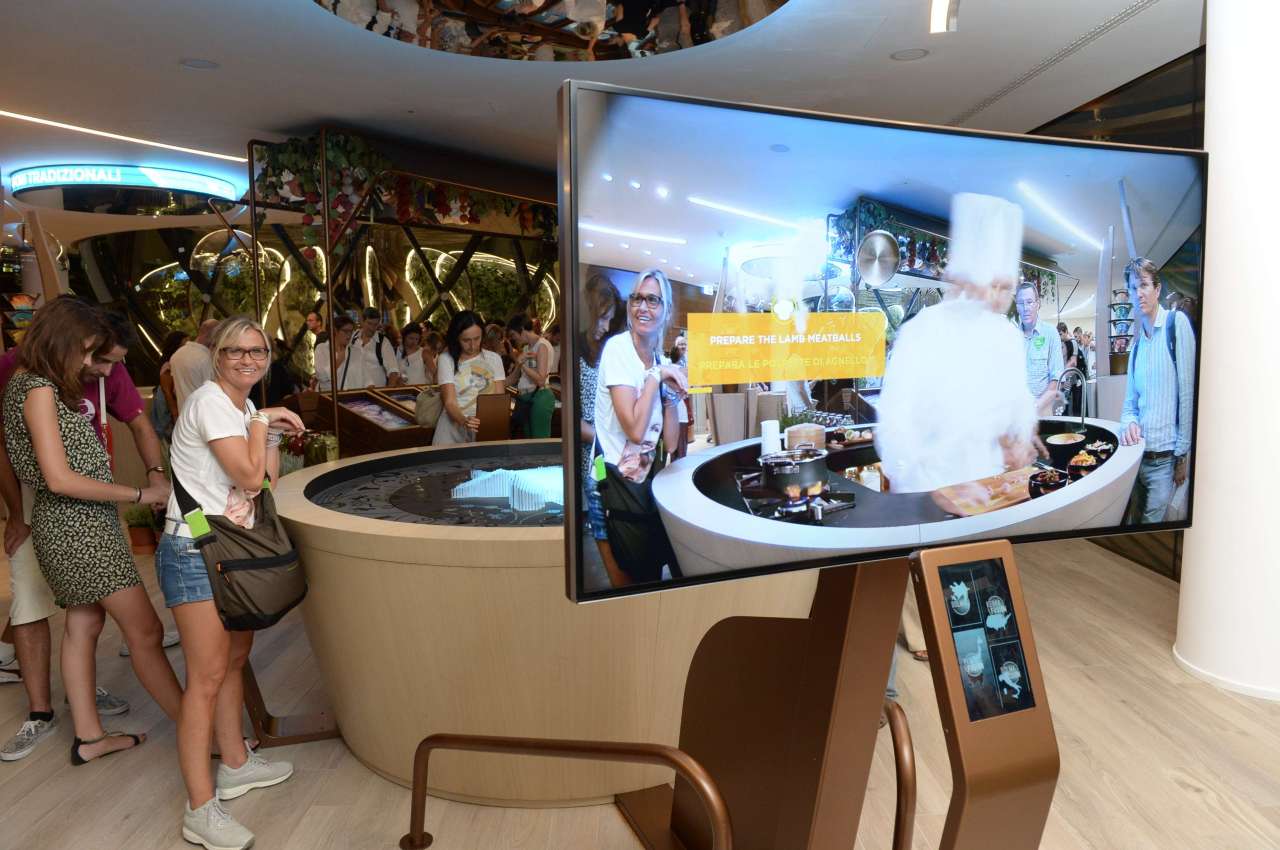Heydər Əliyev Fondu “Milan Expo 2015”də Azərbaycan “Milli Gün”ü çərçivəsində konsert proqramı təşkil edib (FOTO)