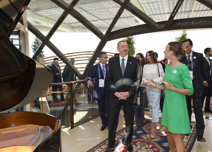 Prezident İlham Əliyev və xanımı "Milan Expo 2015" sərgisindəki Azərbaycan pavilyonunda "Milli gün" mərasimində iştirak ediblər (FOTO)