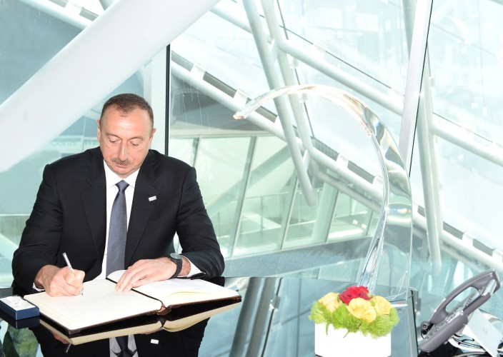 Prezident İlham Əliyev və xanımı "Milan Expo 2015" sərgisindəki Azərbaycan pavilyonunda "Milli gün" mərasimində iştirak ediblər (FOTO)