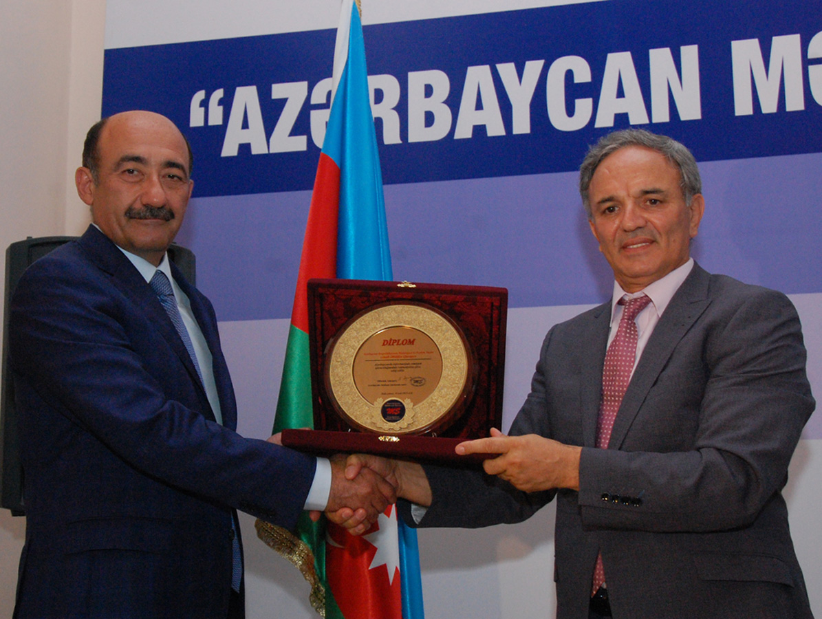 Ərəstun Mehdiyev: Mətbuatın üzərinə böyük missiya düşür (FOTO)