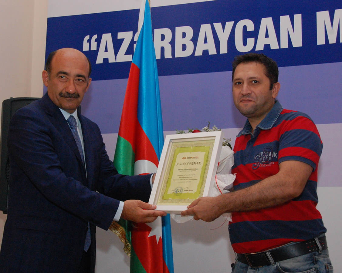 Ərəstun Mehdiyev: Mətbuatın üzərinə böyük missiya düşür (FOTO)