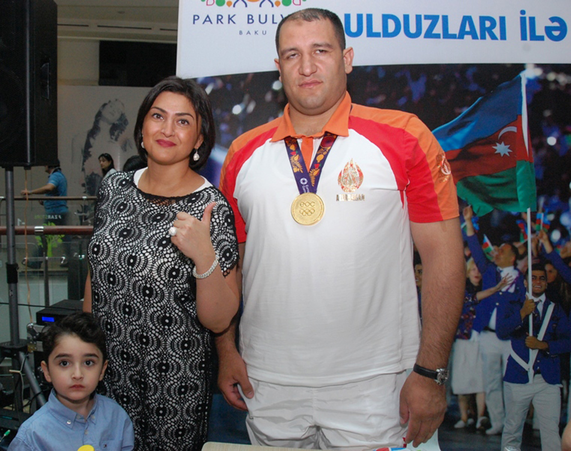 “Park Bulvar”, “Shokki Mokki” və “Day.Az”-ın təşkilati dəstəyi ilə Avropa Oyunları çempionlarının avtoqraf-sessiyası keçirildi (FOTO)