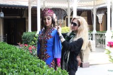 Anar Məmmədxanovun qızı Avropa üçün füsunkar geyimlərdə (FOTO)