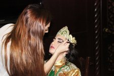 Anar Məmmədxanovun qızı Avropa üçün füsunkar geyimlərdə (FOTO)