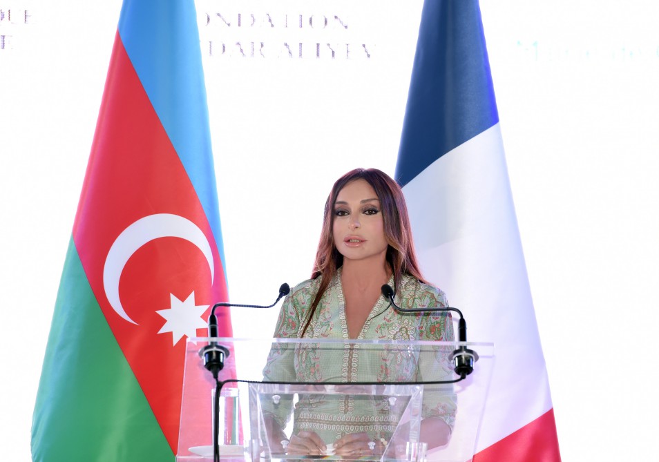 Birinci xanım Mehriban Əliyeva: “Fransa-Azərbaycan münasibətləri son illər bir çox sahələrdə sürətlə inkişaf edir” (ƏLAVƏ OLUNUB)(FOTO)