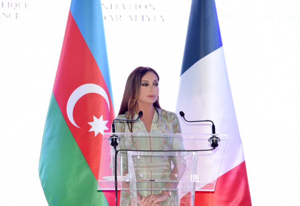 Birinci xanım Mehriban Əliyeva: “Fransa-Azərbaycan münasibətləri son illər bir çox sahələrdə sürətlə inkişaf edir” (ƏLAVƏ OLUNUB)(FOTO)