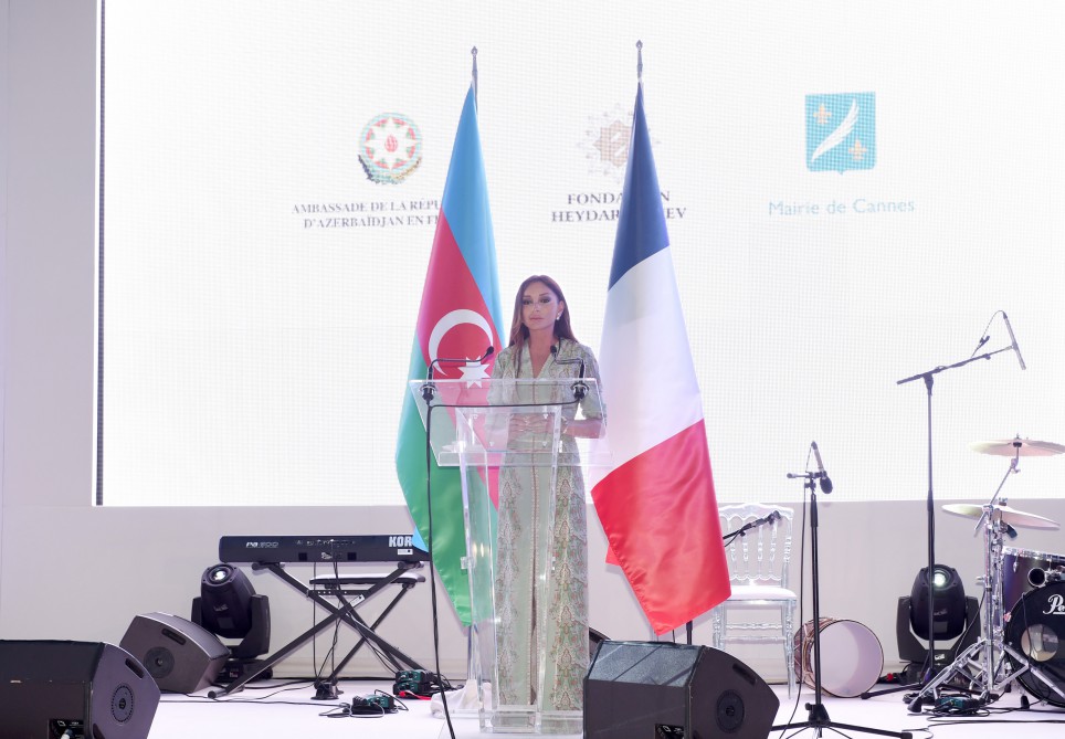 Birinci xanım Mehriban Əliyeva: “Fransa-Azərbaycan münasibətləri son illər bir çox sahələrdə sürətlə inkişaf edir” (ƏLAVƏ OLUNUB)(FOTO)