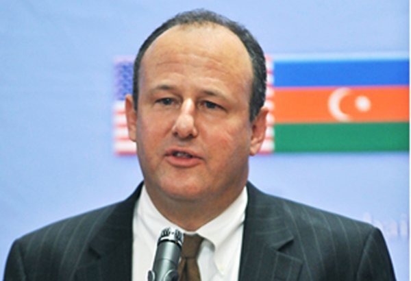 Erik Rubin: Yerevan və Bakı sülh yolu ilə münaqişə həll etmə tərəfdarı olduğunu sübut etməlidir