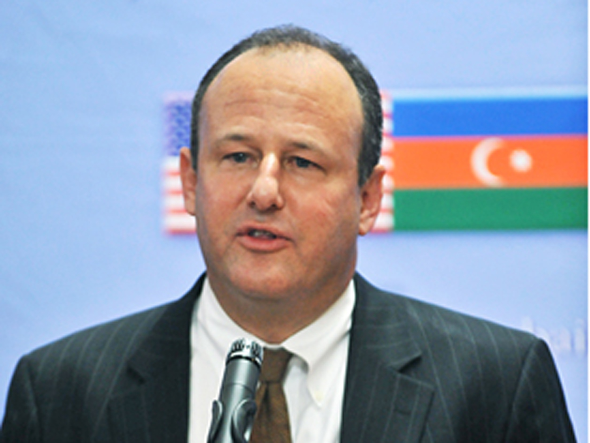 Erik Rubin: Yerevan və Bakı sülh yolu ilə münaqişə həll etmə tərəfdarı olduğunu sübut etməlidir