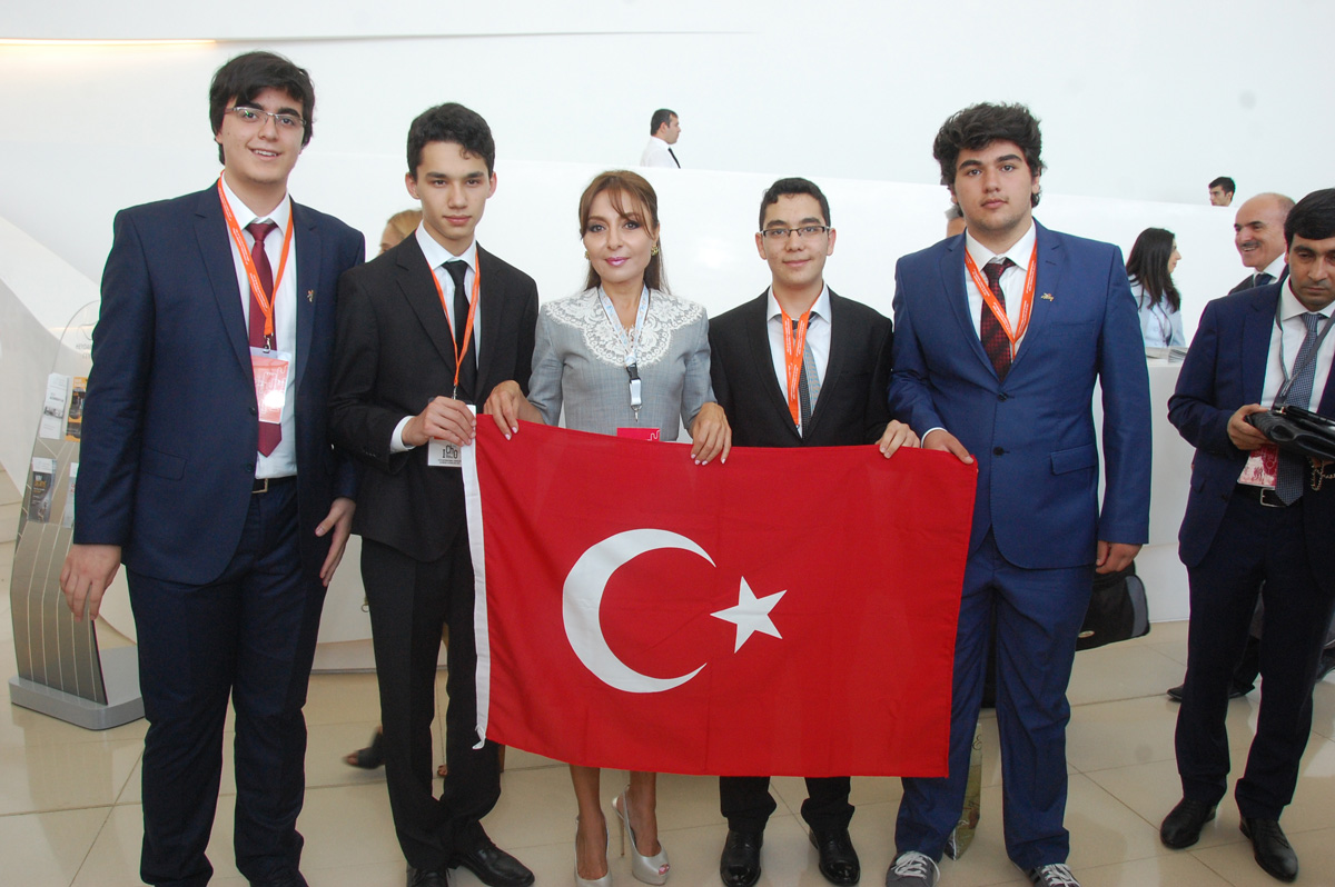 Nərgiz Paşayeva: Gələcəyin kimyaçı alimləri qəlblərində daim dərk etmək, kəşf etmək hünərini daşımalıdırlar (ƏLAVƏ OLUNUB) (FOTO)