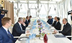 İlham Əliyevin adından Aİ Şurasının prezidenti Donald Tuskun şərəfinə rəsmi nahar verilib (FOTO)