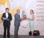 Prezident İlham Əliyevin sərəncamları ilə təltif edilmiş KİV nümayəndələrinə mükafatlar təqdim edilib (FOTO)