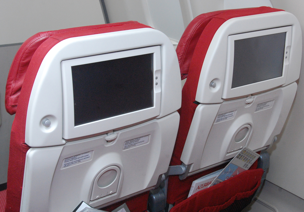 AZAL aviabiletlərin qiymətinin azaldılması səbəbindən bəzi reysləri bağlaya bilər (FOTO)