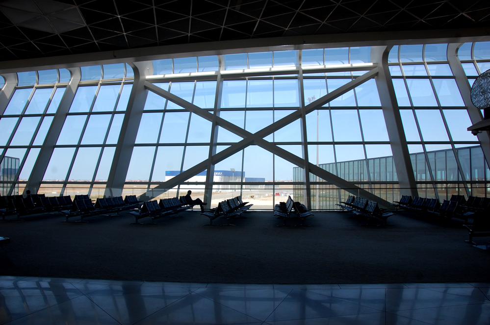 AZAL aviabiletlərin qiymətinin azaldılması səbəbindən bəzi reysləri bağlaya bilər (FOTO)
