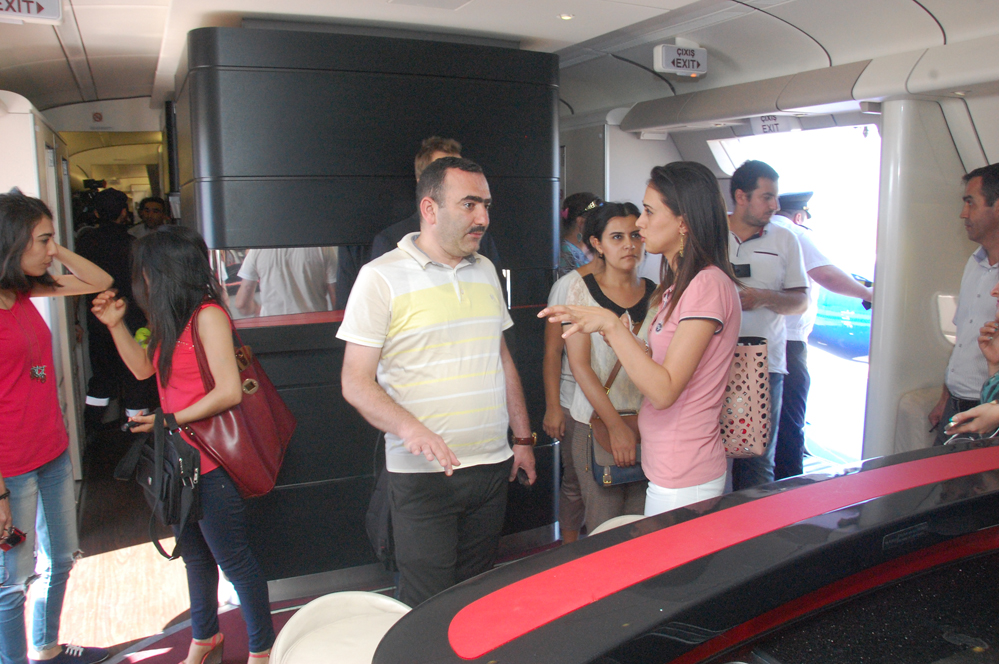 AZAL aviabiletlərin qiymətinin azaldılması səbəbindən bəzi reysləri bağlaya bilər (FOTO)