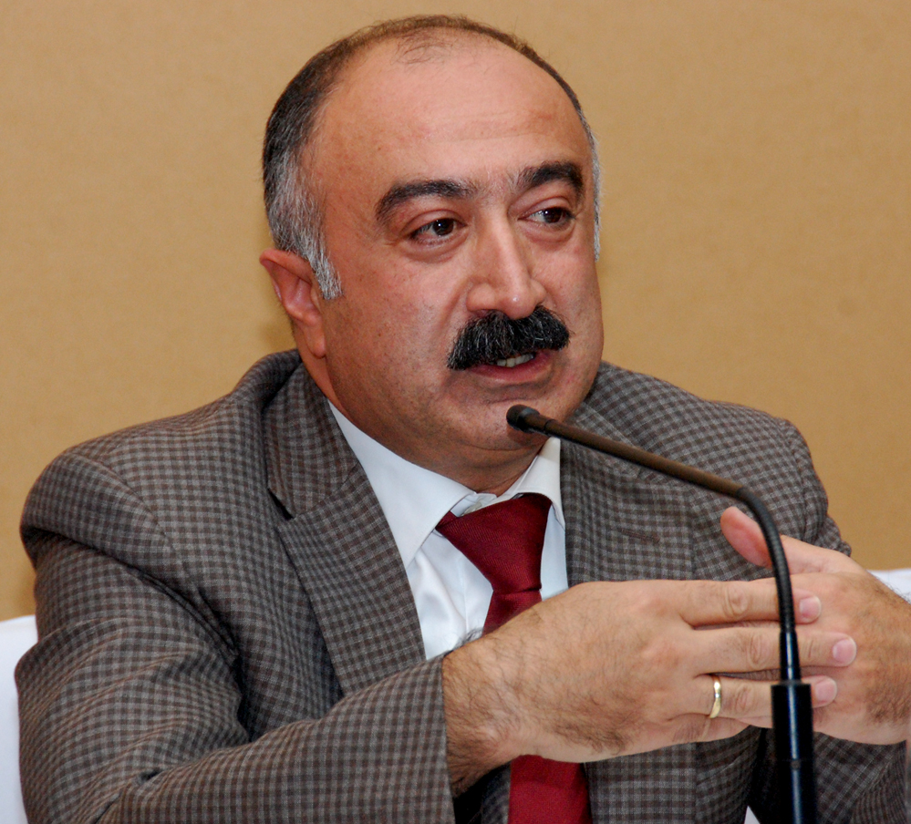 AZAL aviabiletlərin qiymətinin azaldılması səbəbindən bəzi reysləri bağlaya bilər (FOTO)