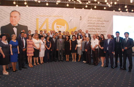 Prezident İlham Əliyevin sərəncamları ilə təltif edilmiş KİV nümayəndələrinə mükafatlar təqdim edilib (FOTO)