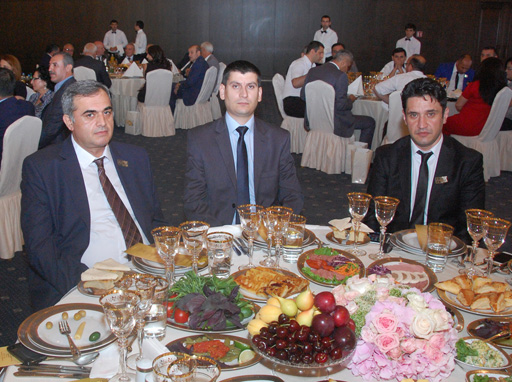 Prezident İlham Əliyevin sərəncamları ilə təltif edilmiş KİV nümayəndələrinə mükafatlar təqdim edilib (FOTO)
