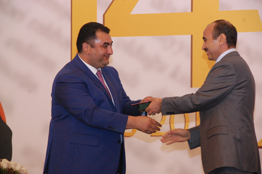 Prezident İlham Əliyevin sərəncamları ilə təltif edilmiş KİV nümayəndələrinə mükafatlar təqdim edilib (FOTO)