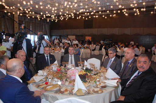 Prezident İlham Əliyevin sərəncamları ilə təltif edilmiş KİV nümayəndələrinə mükafatlar təqdim edilib (FOTO)