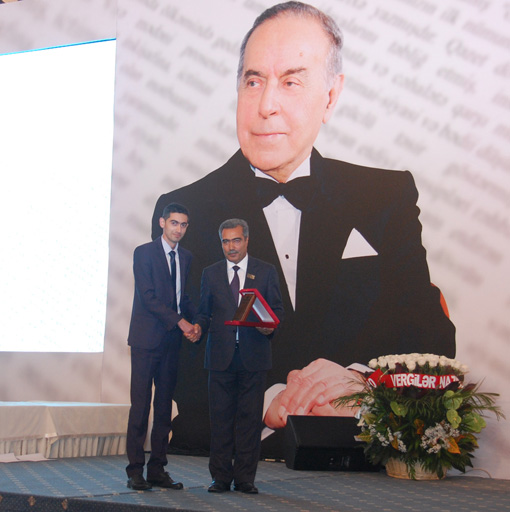 Prezident İlham Əliyevin sərəncamları ilə təltif edilmiş KİV nümayəndələrinə mükafatlar təqdim edilib (FOTO)