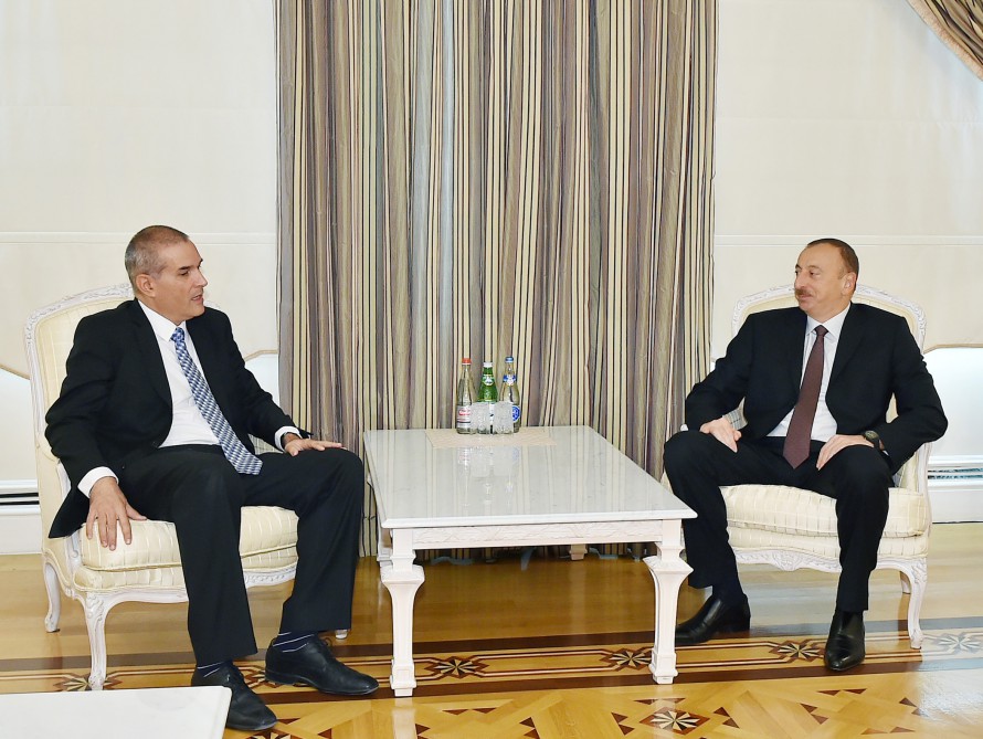 Prezident İlham Əliyev İsrailin Azərbaycandakı səfirini qəbul edib