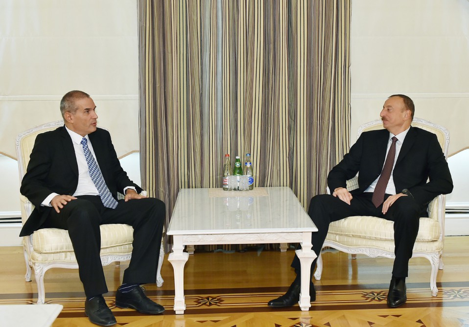Prezident İlham Əliyev İsrailin Azərbaycandakı səfirini qəbul edib