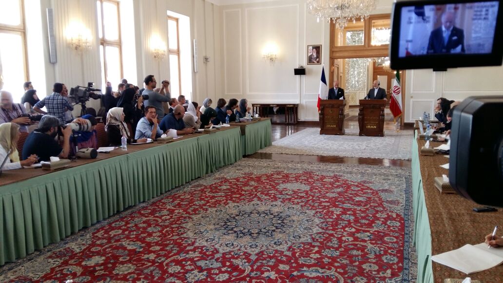 Məhəmməd Zərif: İran Fransanın Xarici İşlər nazirinin Tehrana səfərini alqışlayır (ƏLAVƏ OLUNUB)  (FOTO)