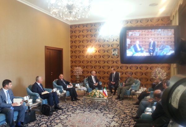 Azərbaycan və İran sərmayələr üzrə birgə komitə yaradırlar (FOTO)
