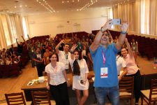 Vətəni təqdim etmək şərəfi – Yay məktəbindən reportaj (FOTO)