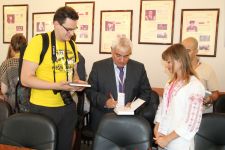 Vətəni təqdim etmək şərəfi – Yay məktəbindən reportaj (FOTO)