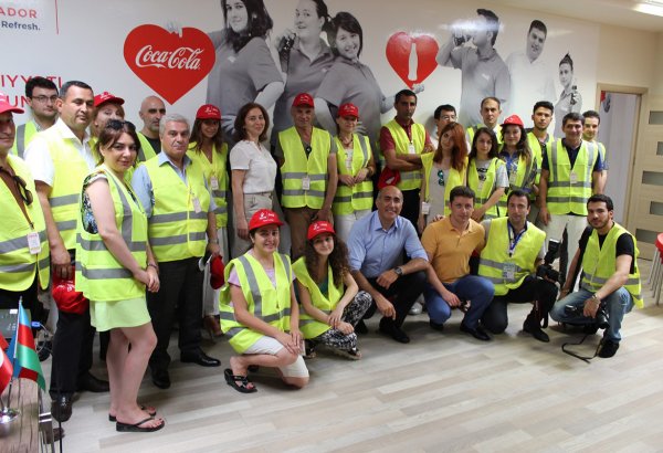 Azərbaycan jurnalistləri "Coca-Cola" zavodunda olublar (FOTO)
