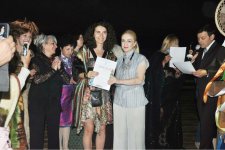 Azərbaycan geyimləri sirli Baykal adasında (FOTO)