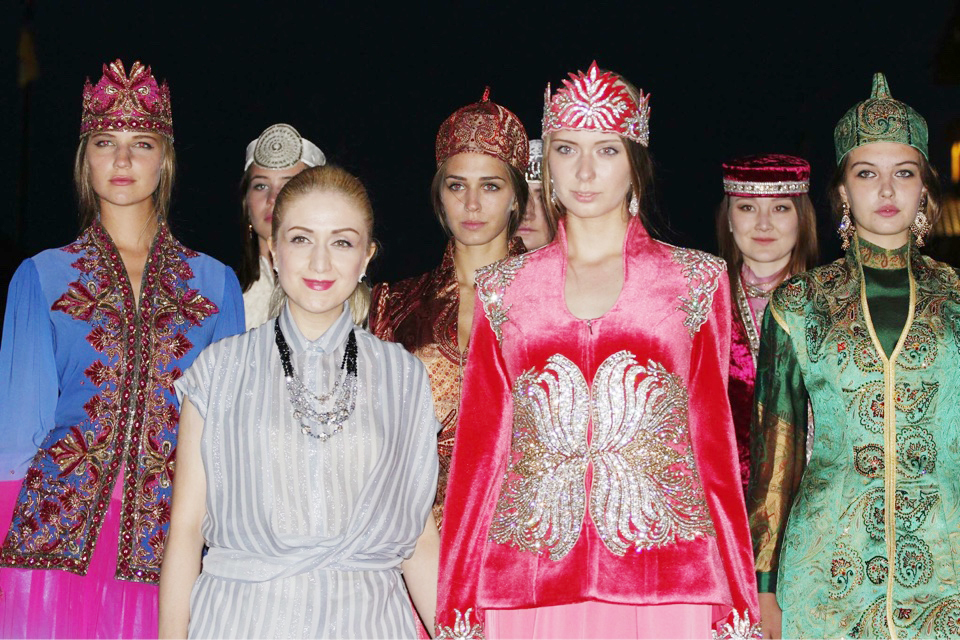 Azərbaycan geyimləri sirli Baykal adasında (FOTO)
