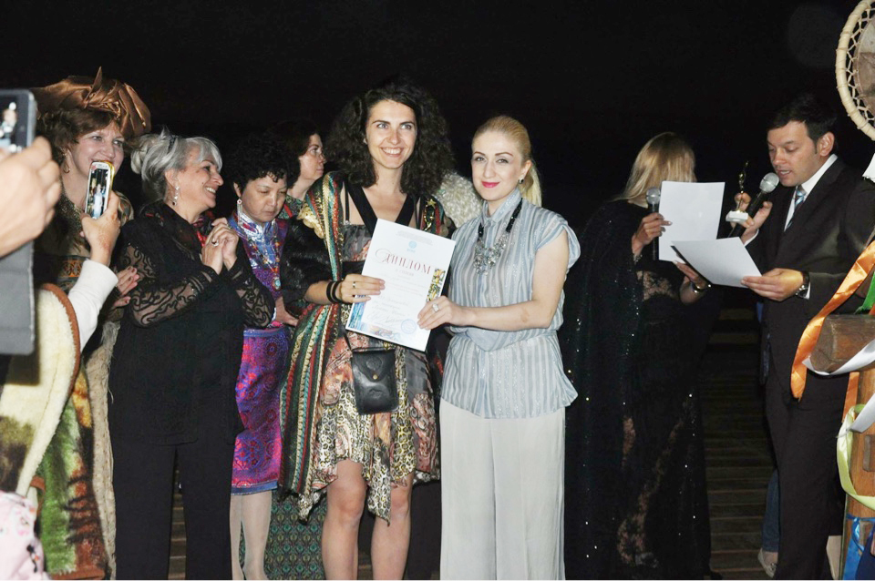 Azərbaycan geyimləri sirli Baykal adasında (FOTO)