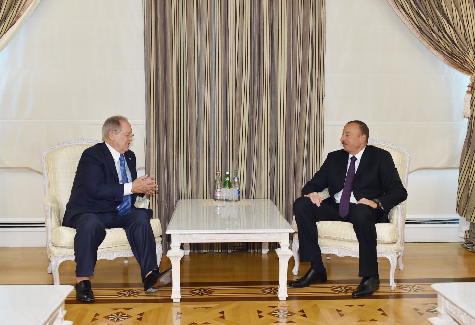 İlham Əliyev Beynəlxalq İdman Atıcılıq Federasiyasının prezidentini və baş katibini qəbul edib (FOTO)